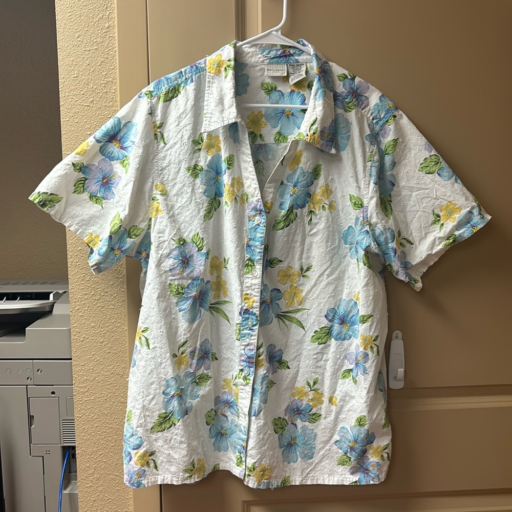 Lightweight cotton button down shirt